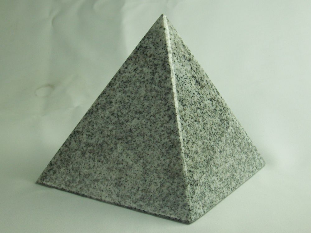 Tierurne "Pyramide" Tierurne "Pyramide"
