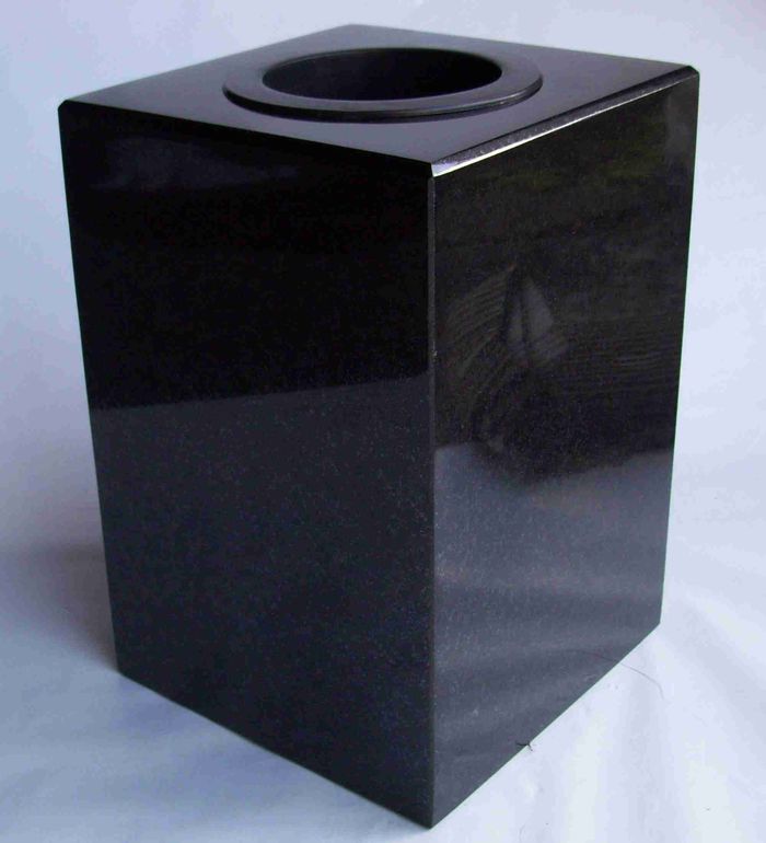 Grabvase "Cube-XL" - zum Schließen ins Bild klicken