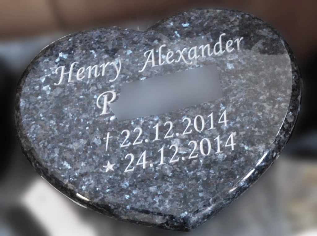 grave stone "heart"